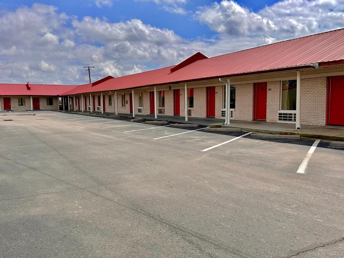 Relax Inn Mcgehee Exterior photo